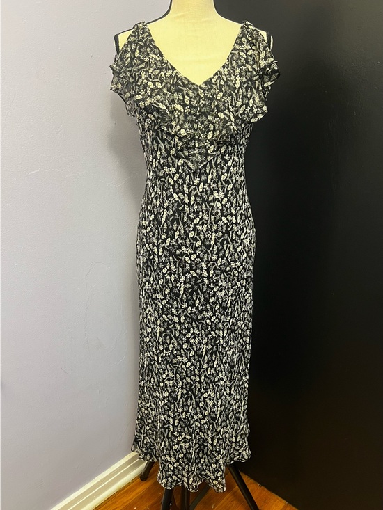 Jones New York Dresses & Skirts - Vintage 100% Silk Jones New York Black and White Floral Maxi Dress